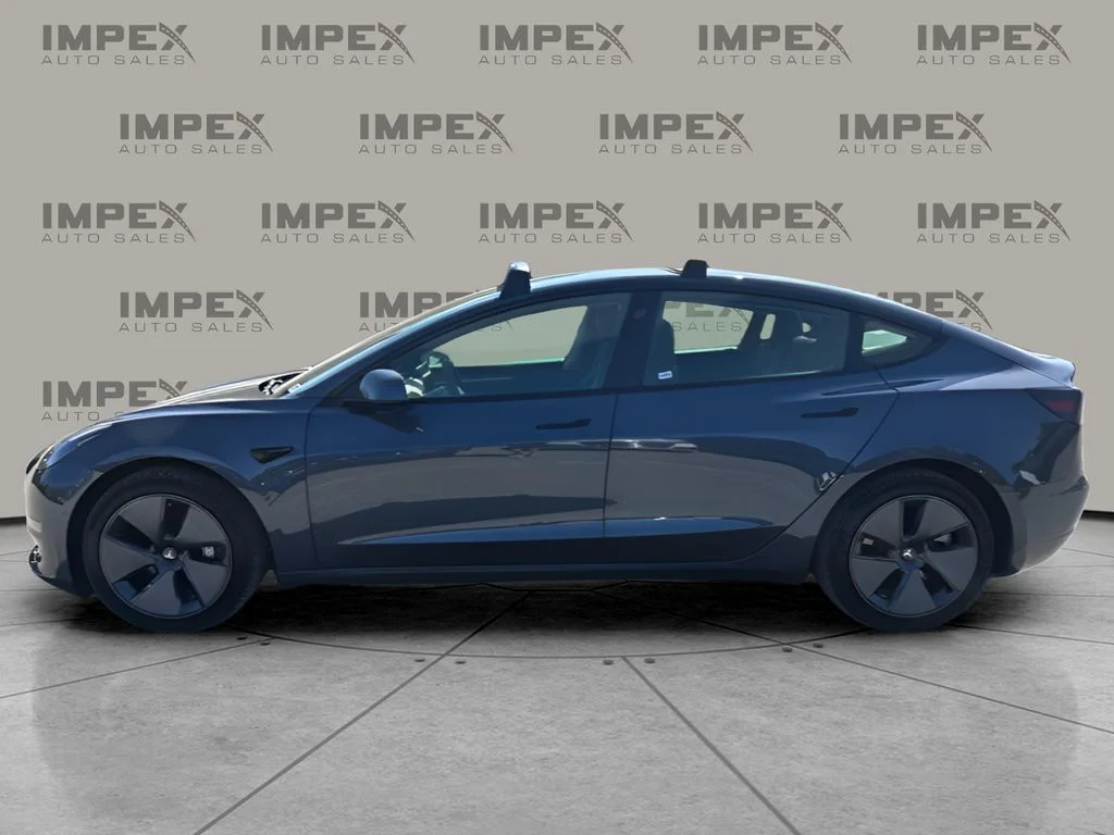 Used 2021  Tesla Long Range image 2