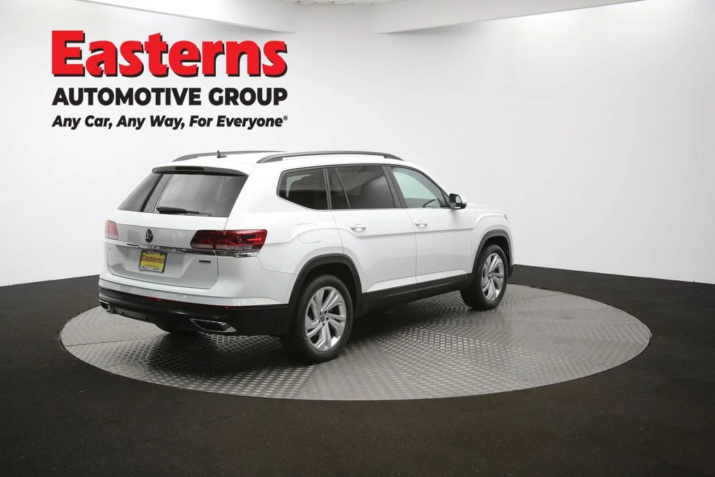 Used 2021 White Volkswagen 2.0T SE w/Technology image 43