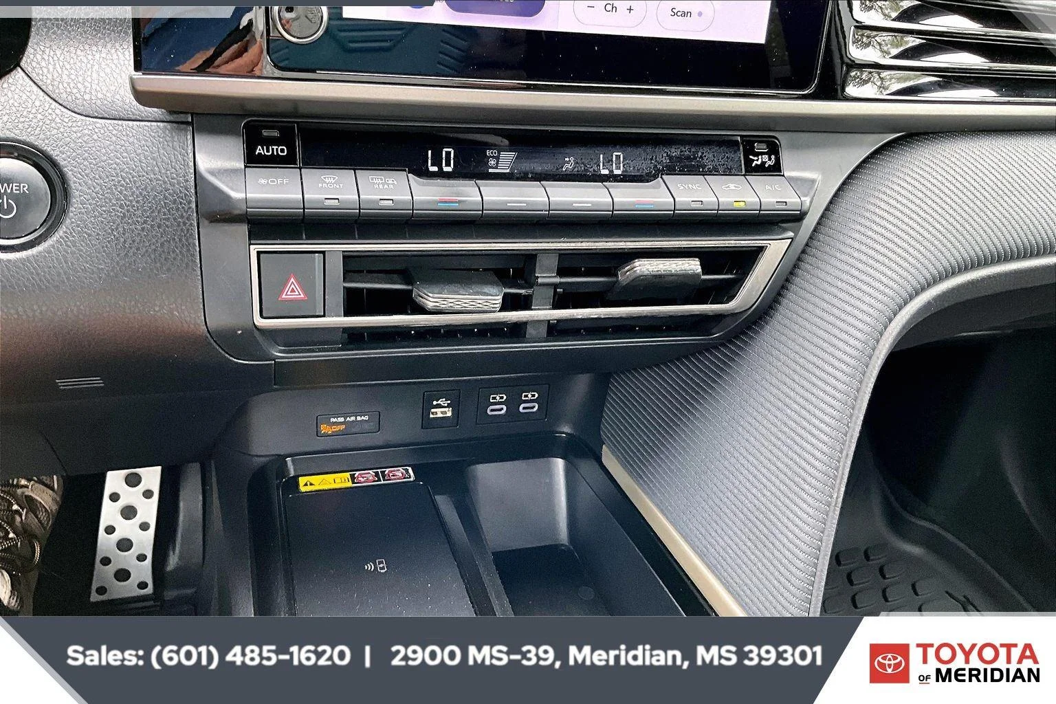 Used 2025 Heavy Metal Toyota LE image 21