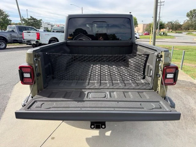 Used 2025  Jeep Mojave image 7