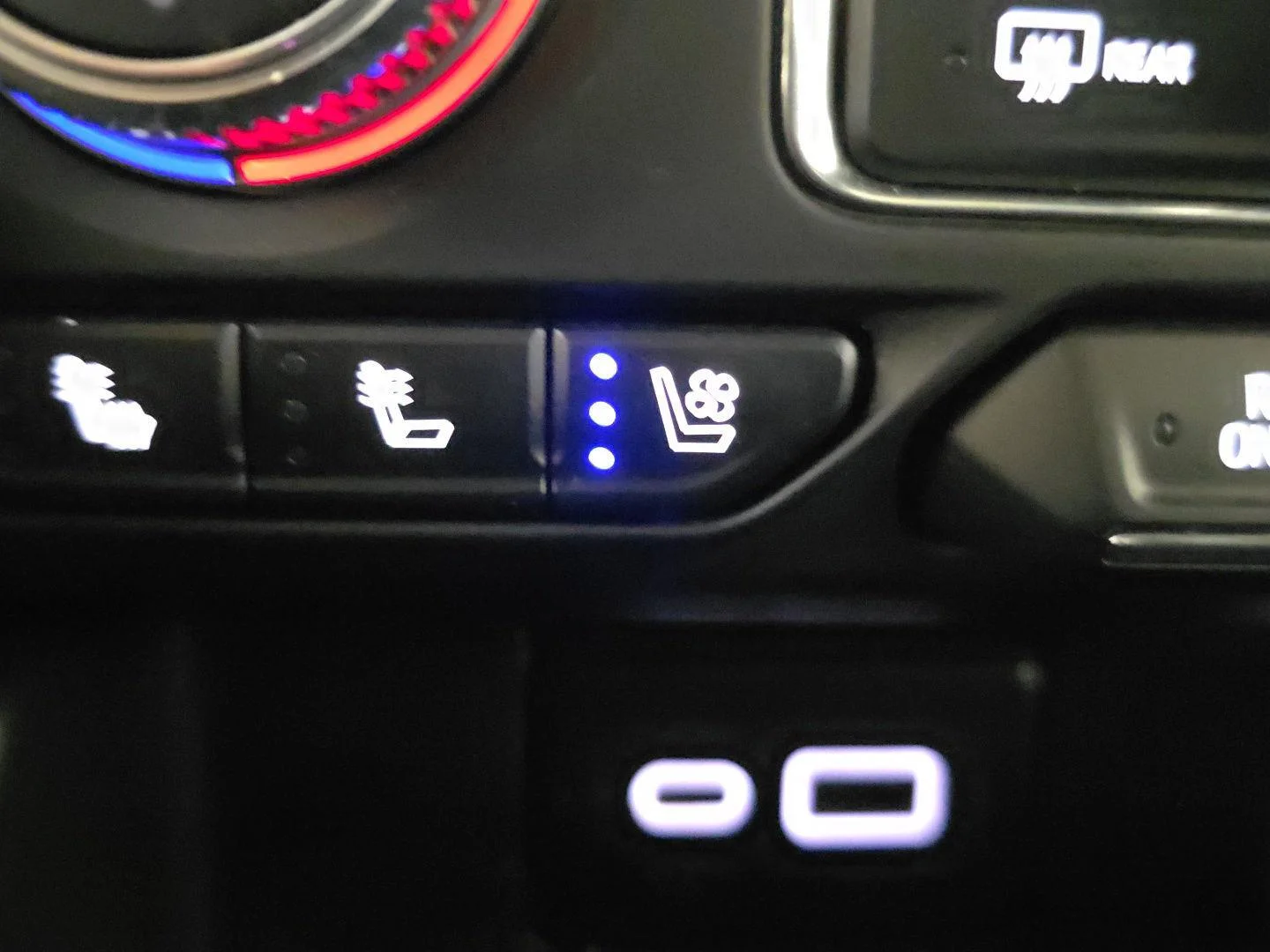 Used 2024 Onyx Black GMC SLT image 26