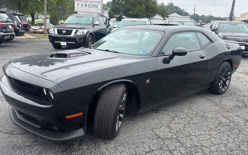 Used 2022 Pitch Black Clearcoat Dodge R/T Scat Pack image 1