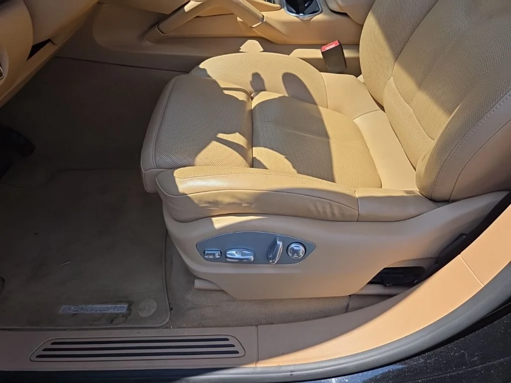 Used 2014 Black Porsche Base image 10