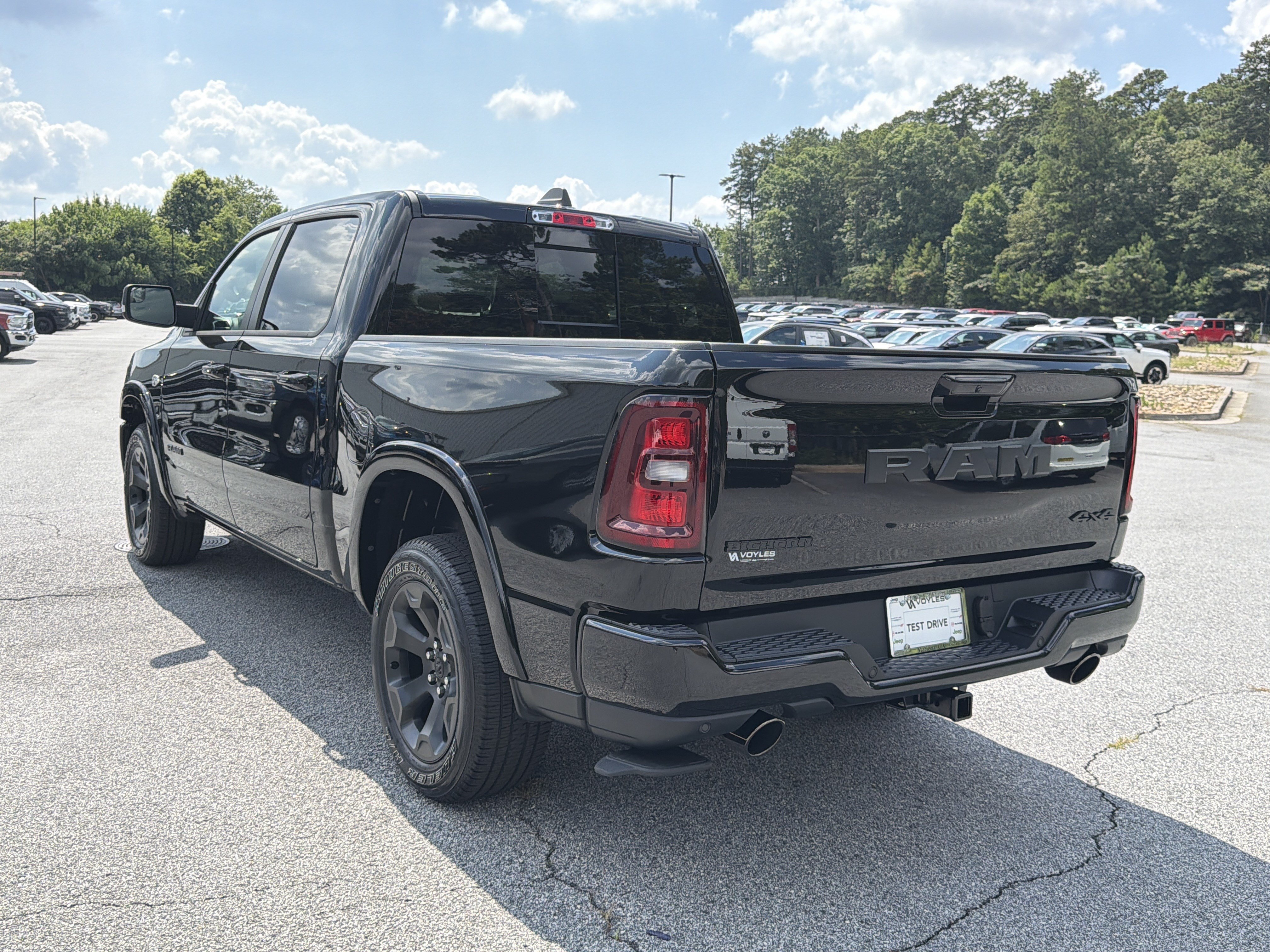 New 2026 Diamond Black Crystal Pearl-Coat Exterior Paint RAM Big Horn/Lone Star image 6