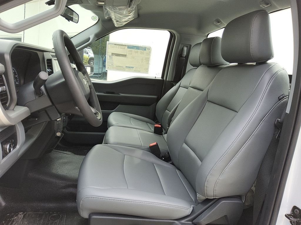 2025 Ford F-550 Super Duty Chassis Cab XL - Photo 8