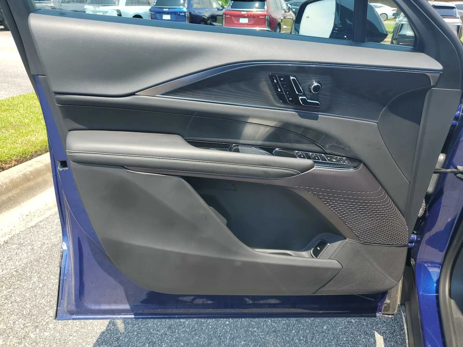 2025 Cadillac LYRIQ Sport 1 - Photo 15