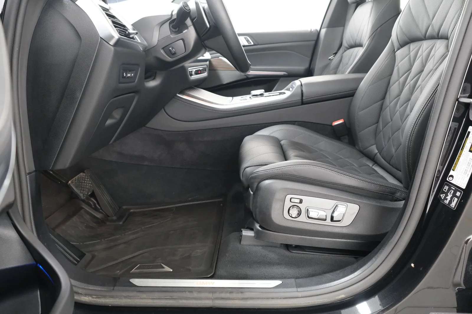 Certified Used 2026 Black BMW xDrive40i image 31