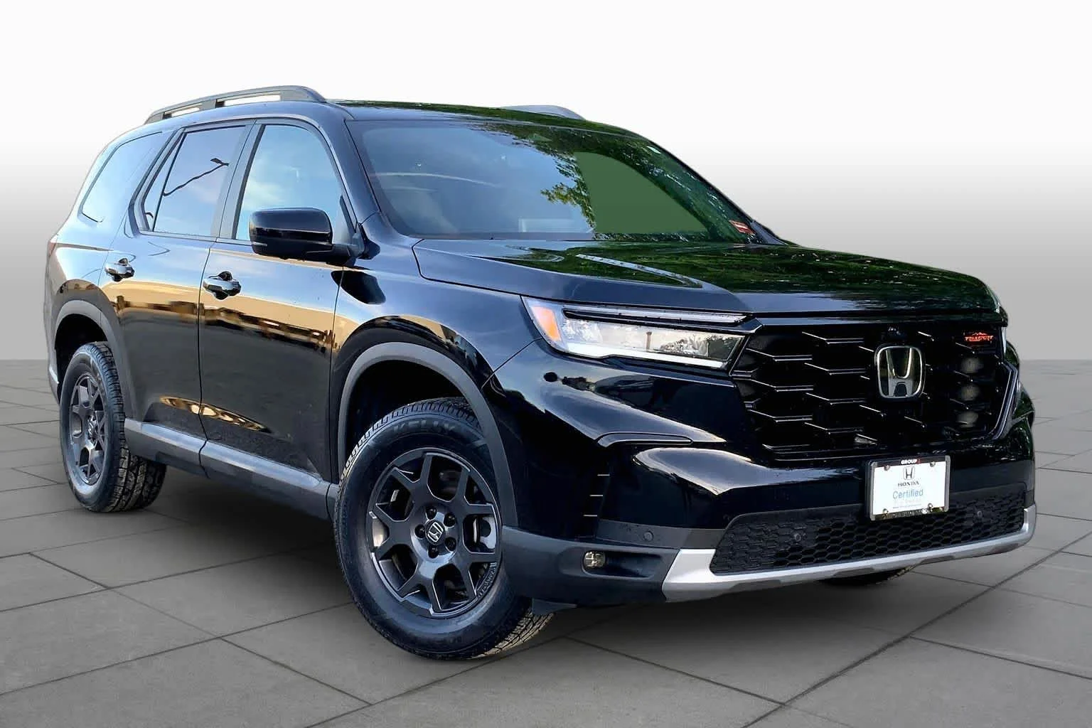 Certified Used 2023 Crystal Black Pearl Honda TrailSport image 3