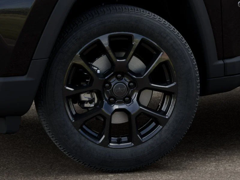 New 2026 Diamond Black Crystal Pearlcoat Jeep Latitude image 9