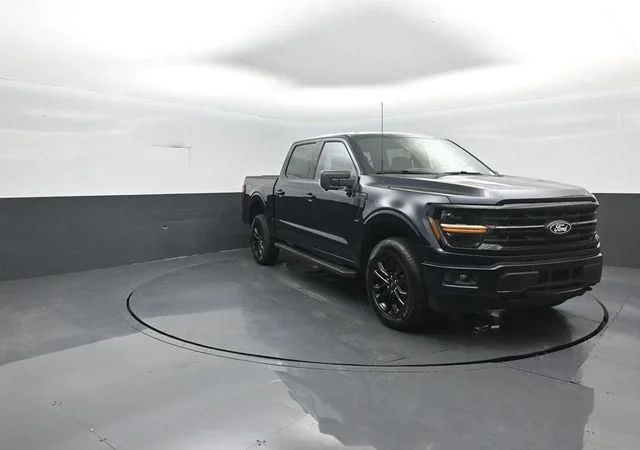 New 2026 Blue Ford XLT image 3