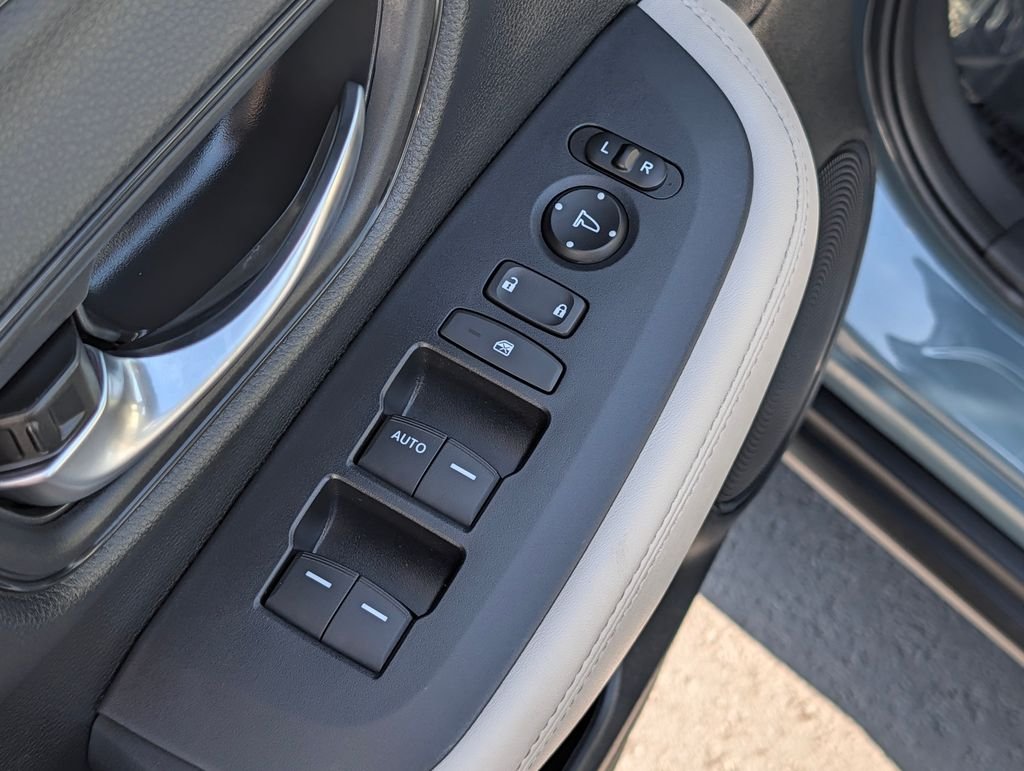 Used 2024  Honda LX image 17