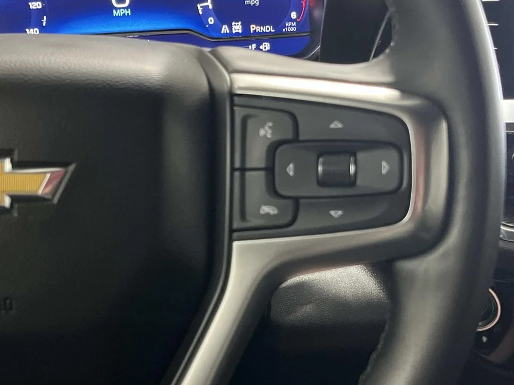 Used 2024 Summit White Chevrolet LT DRW image 19