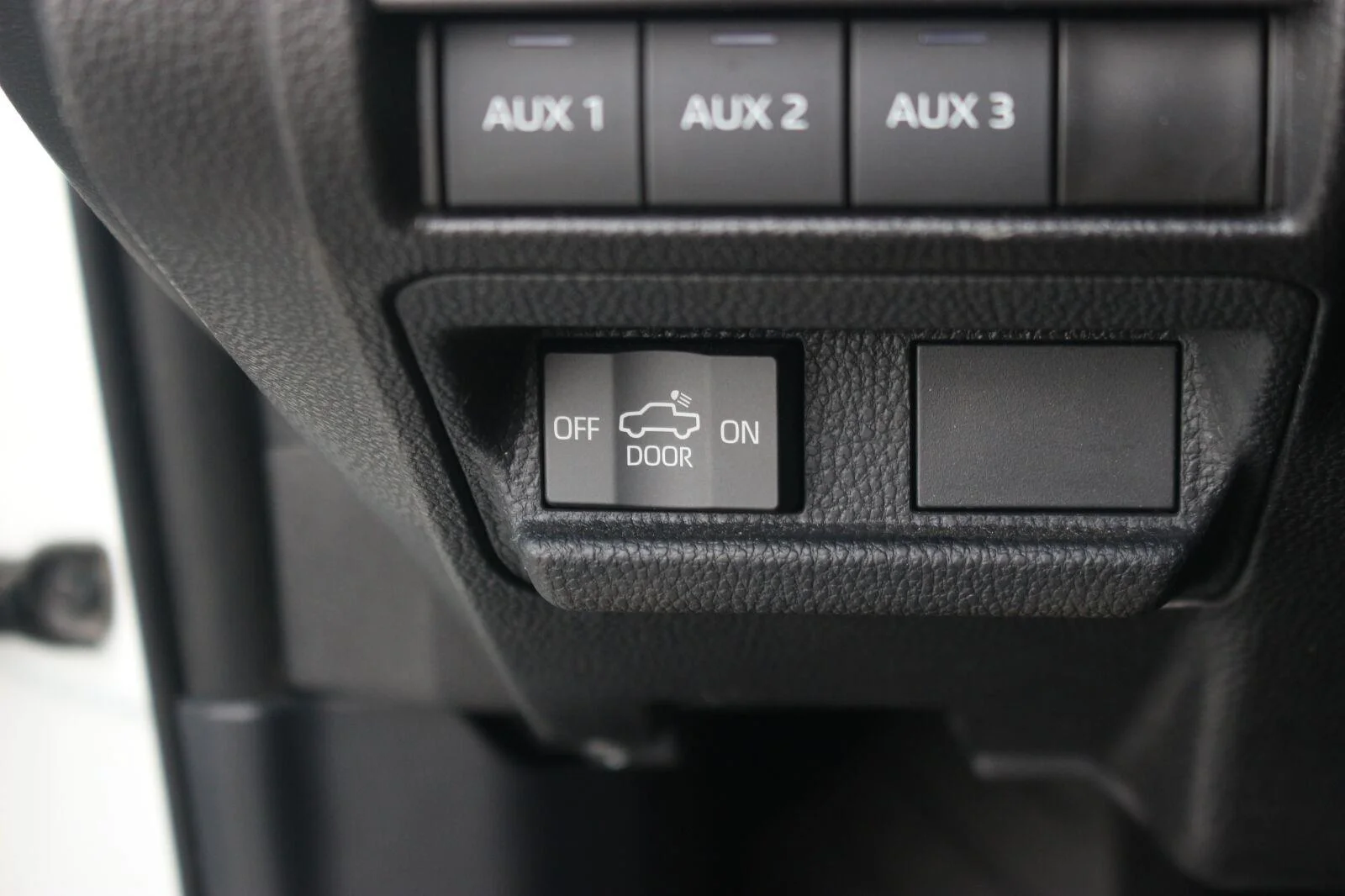 Used 2024 White Toyota SR5 image 36