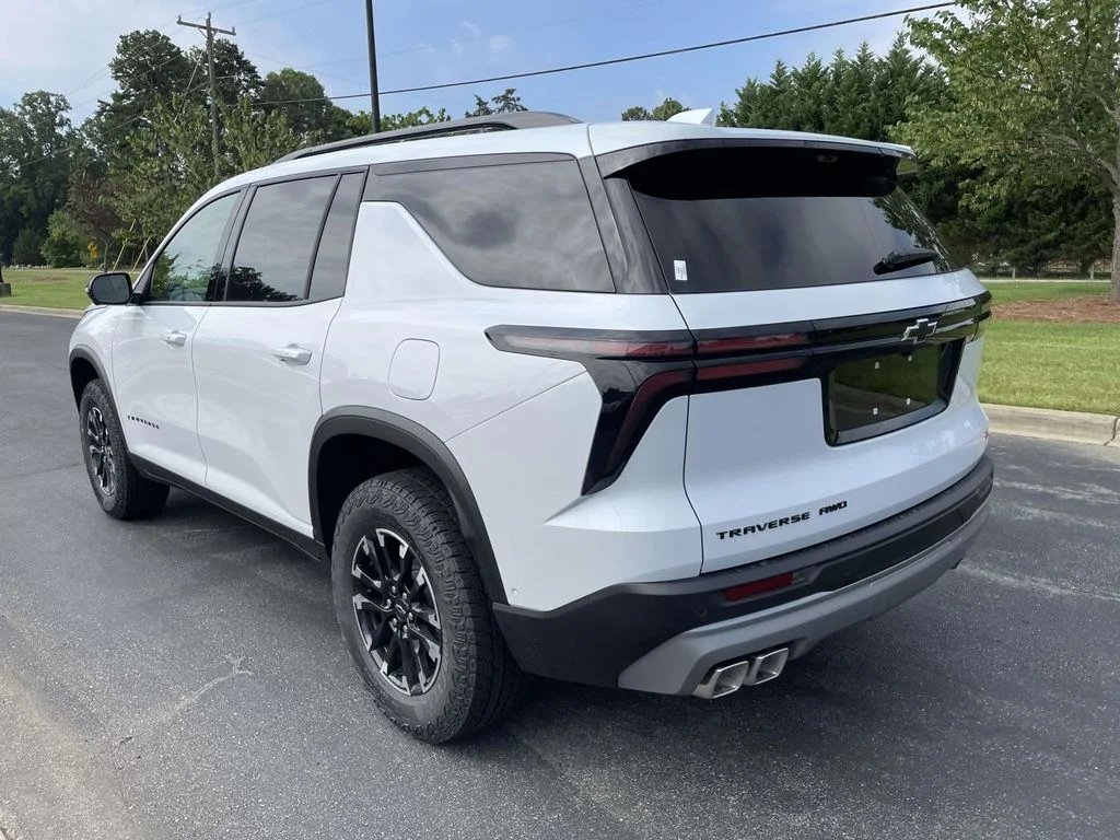 New 2026 Polar White Tricoat Chevrolet Z71 image 4