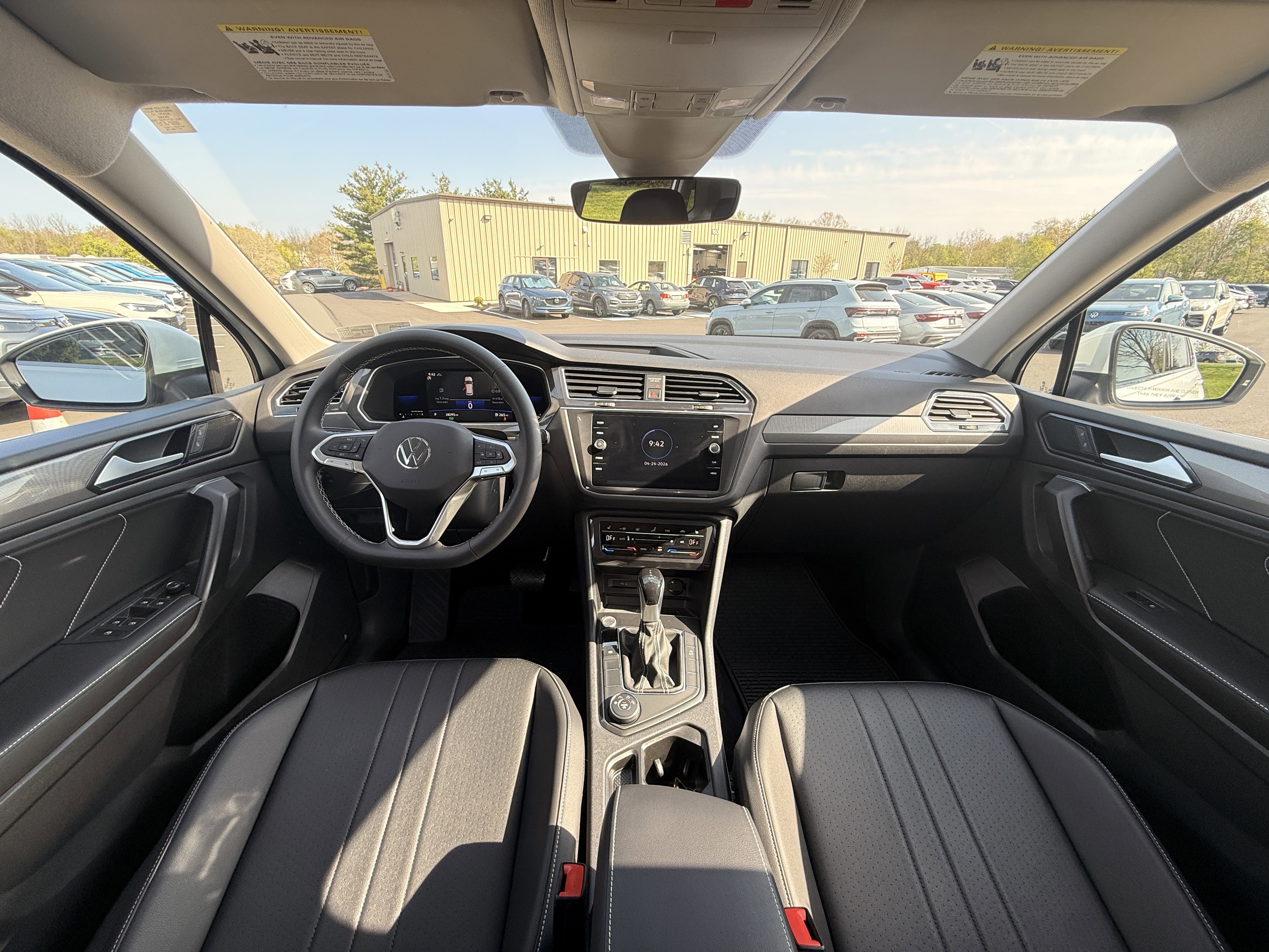 Used 2022  Volkswagen SE image 3