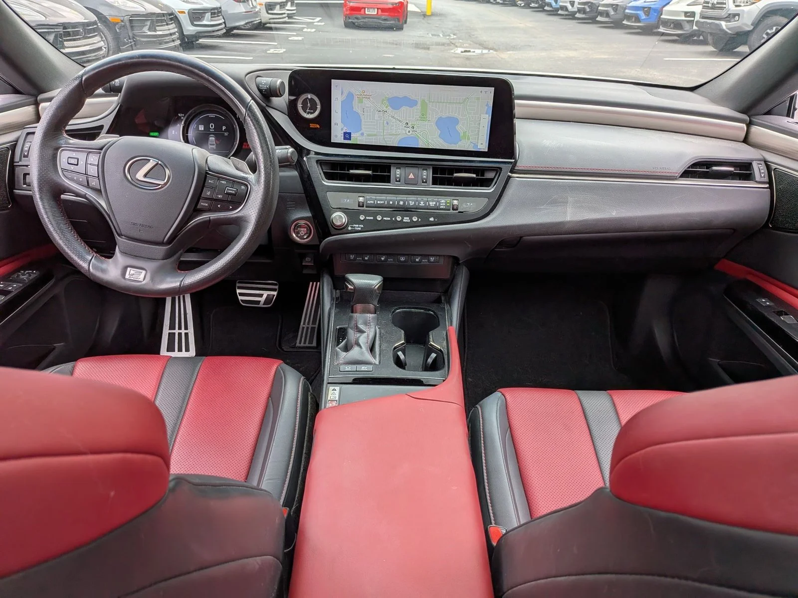 Used 2024 Ultra White Lexus ES 300h F SPORT Handling image 15