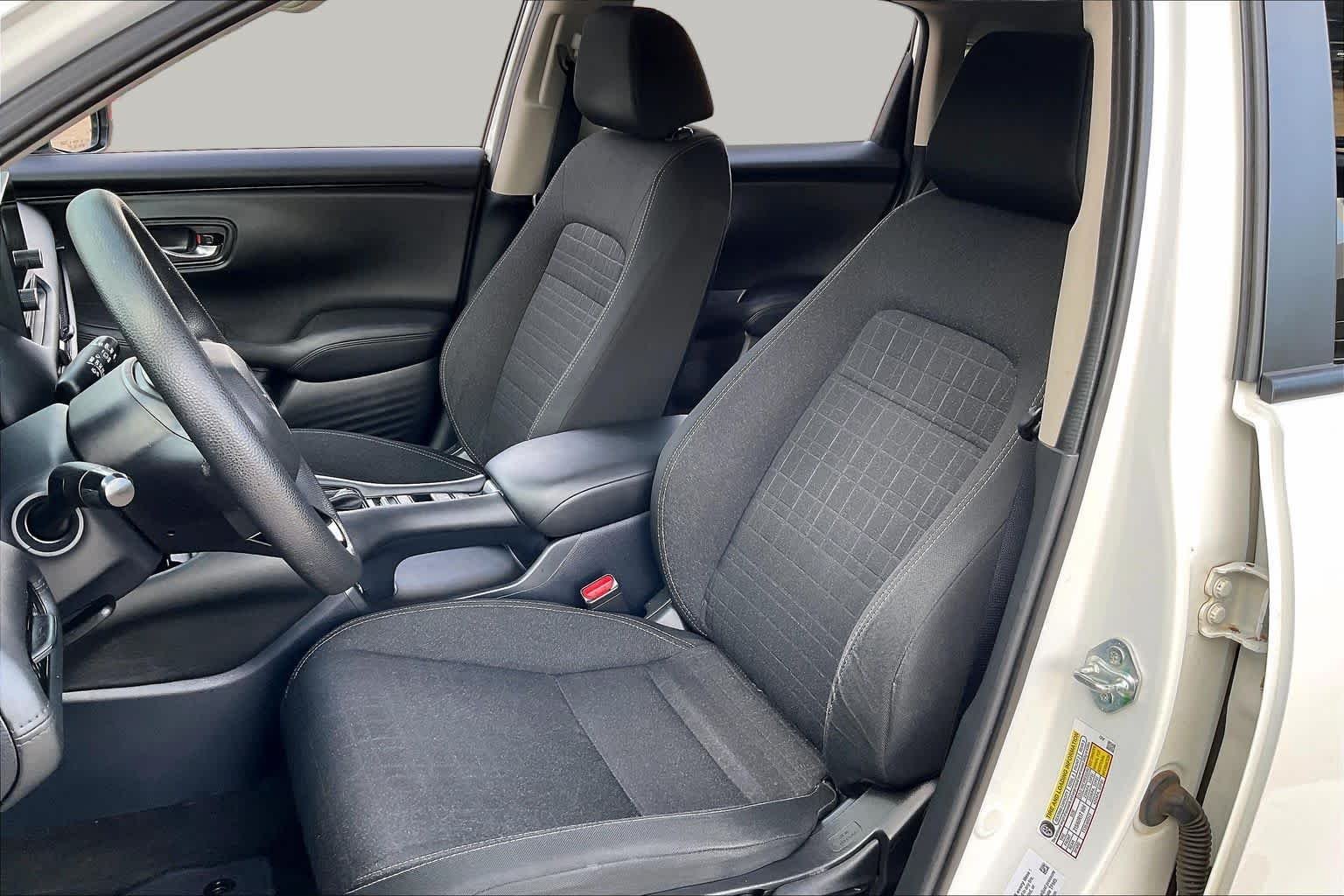 Used 2023 Platinum White Pearl Honda LX image 9