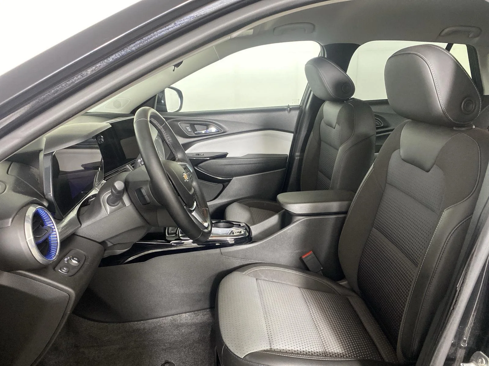 Used 2024 Mosaic Black Metallic Chevrolet LT image 13