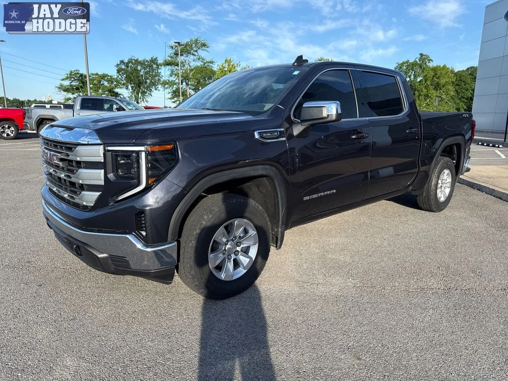 Used 2025 GMC Sierra 1500 SLE with VIN 3GTUUBED8SG229747 for sale in Little Rock