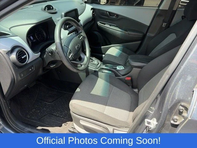 Used 2019 Gray Hyundai SE image 4