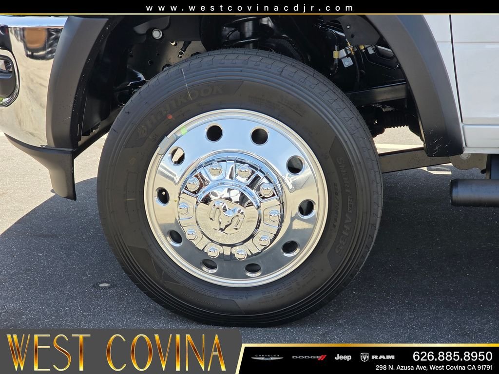 New 2026 Bright White Clear-Coat Exterior Paint RAM Tradesman image 3