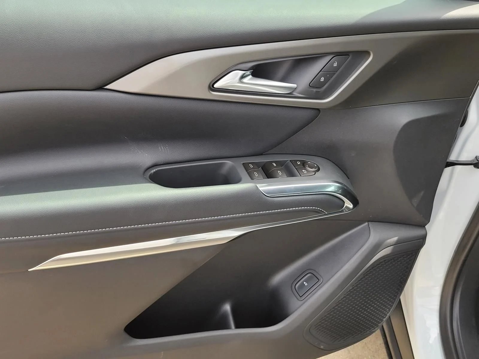 2026 Chevrolet Traverse LT - Photo 14