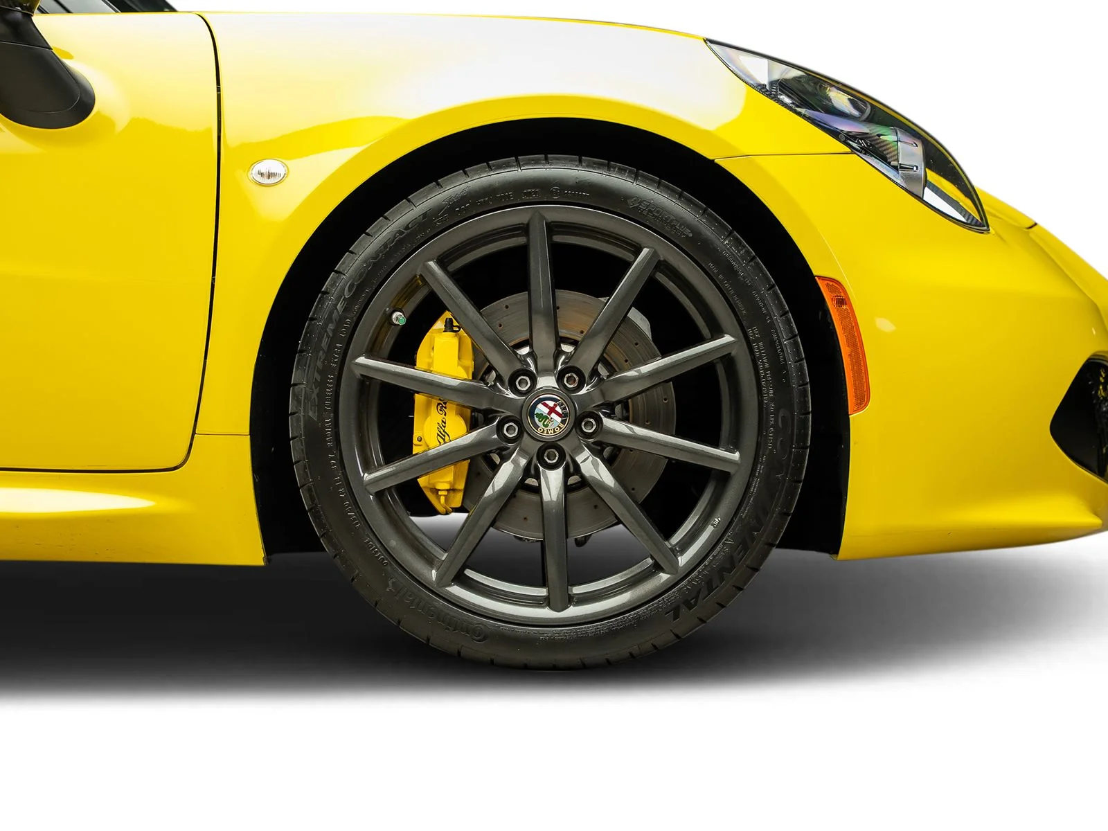 Used 2016 Yellow Alfa Romeo Base image 30