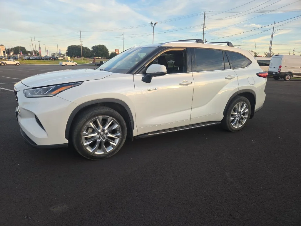 Used 2020 White Toyota Limited image 5