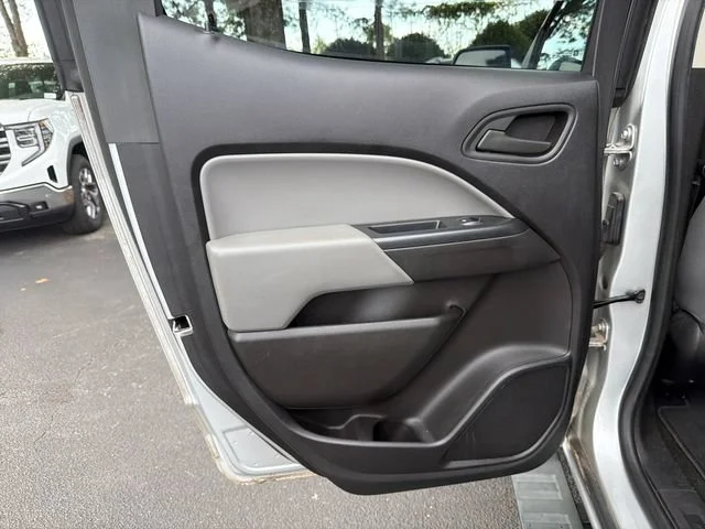 Used 2018 QUICKSILVER METALLIC GMC 2WD image 21