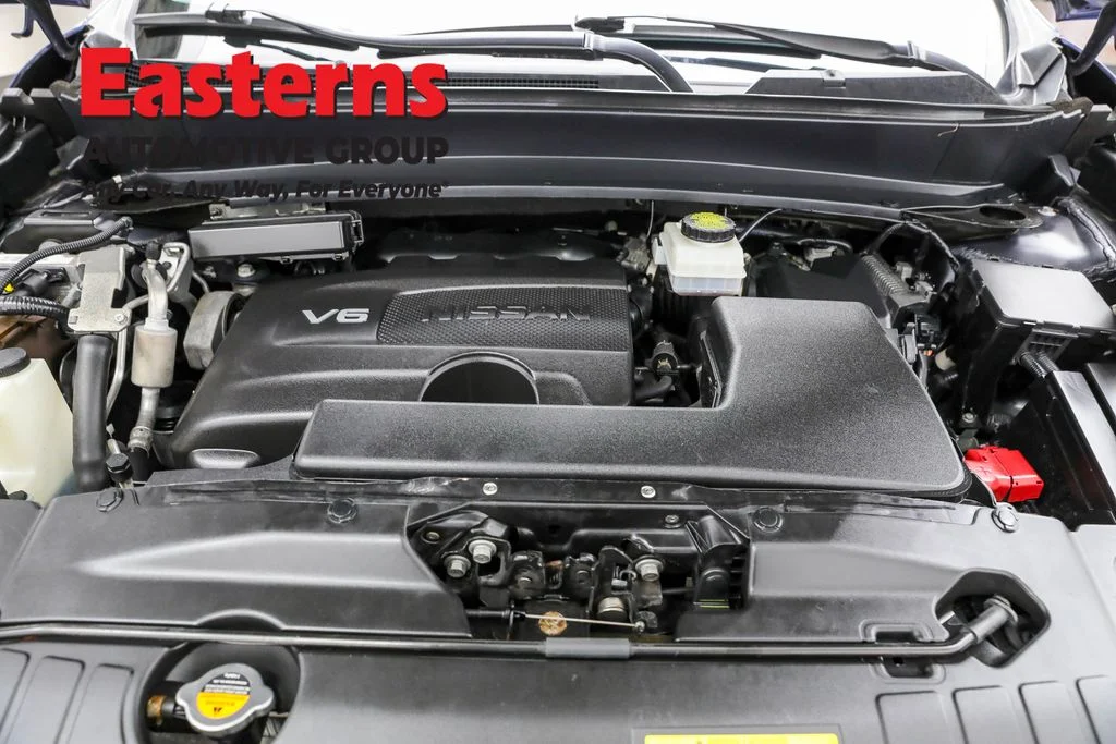 Used 2020 Blue Nissan SL image 7