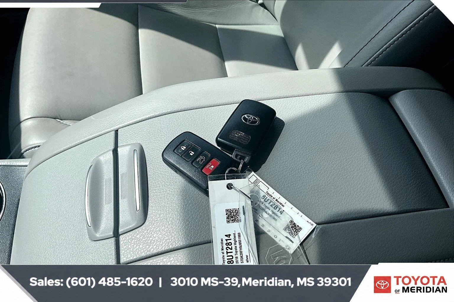 Used 2018 Celestial Silver Metallic Toyota XLE image 9