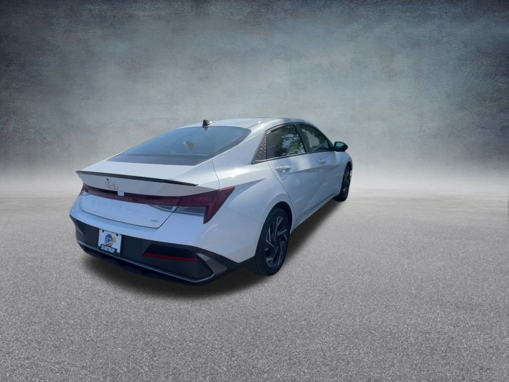 2025 Hyundai Elantra Blue - Photo 22