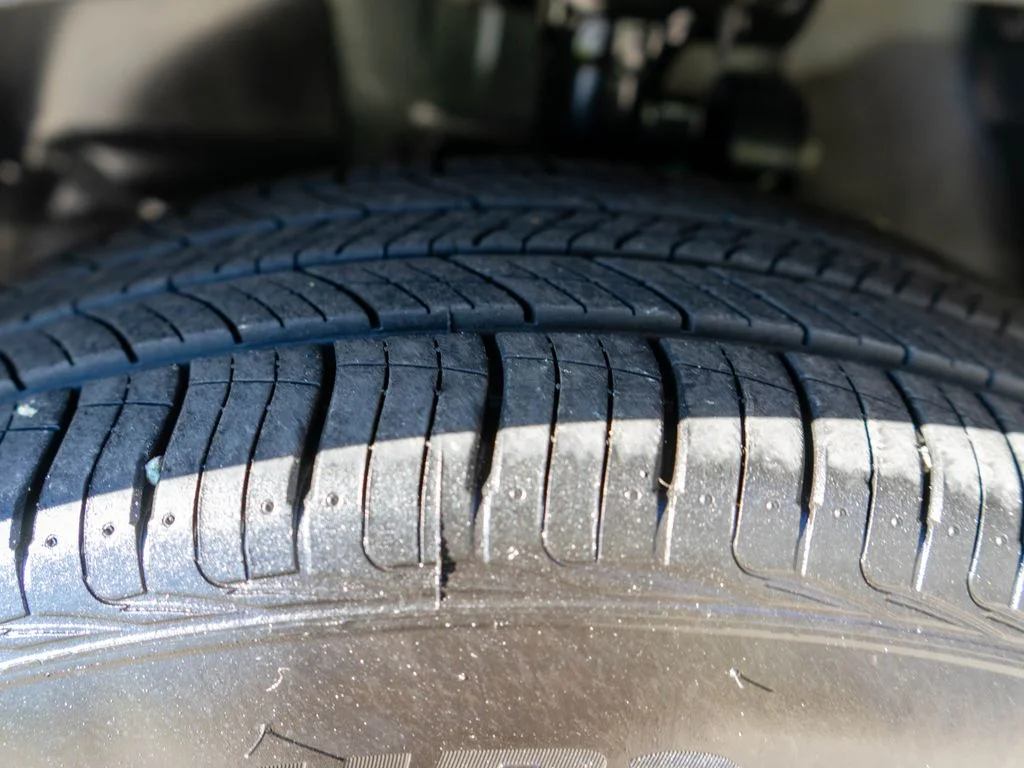 Certified Used 2025 Gray Kia LX image 27