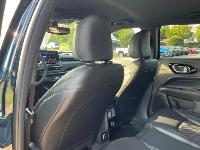 New 2026 Fathom Blue Pearl Coat Jeep Latitude image 21
