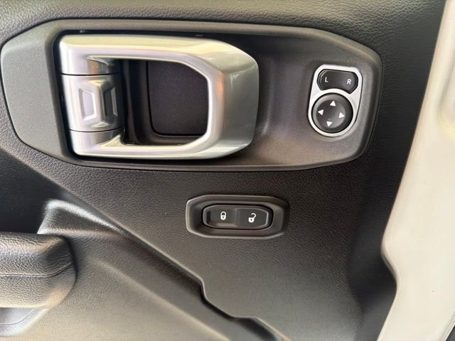 Used 2024 White Jeep Sport S image 11