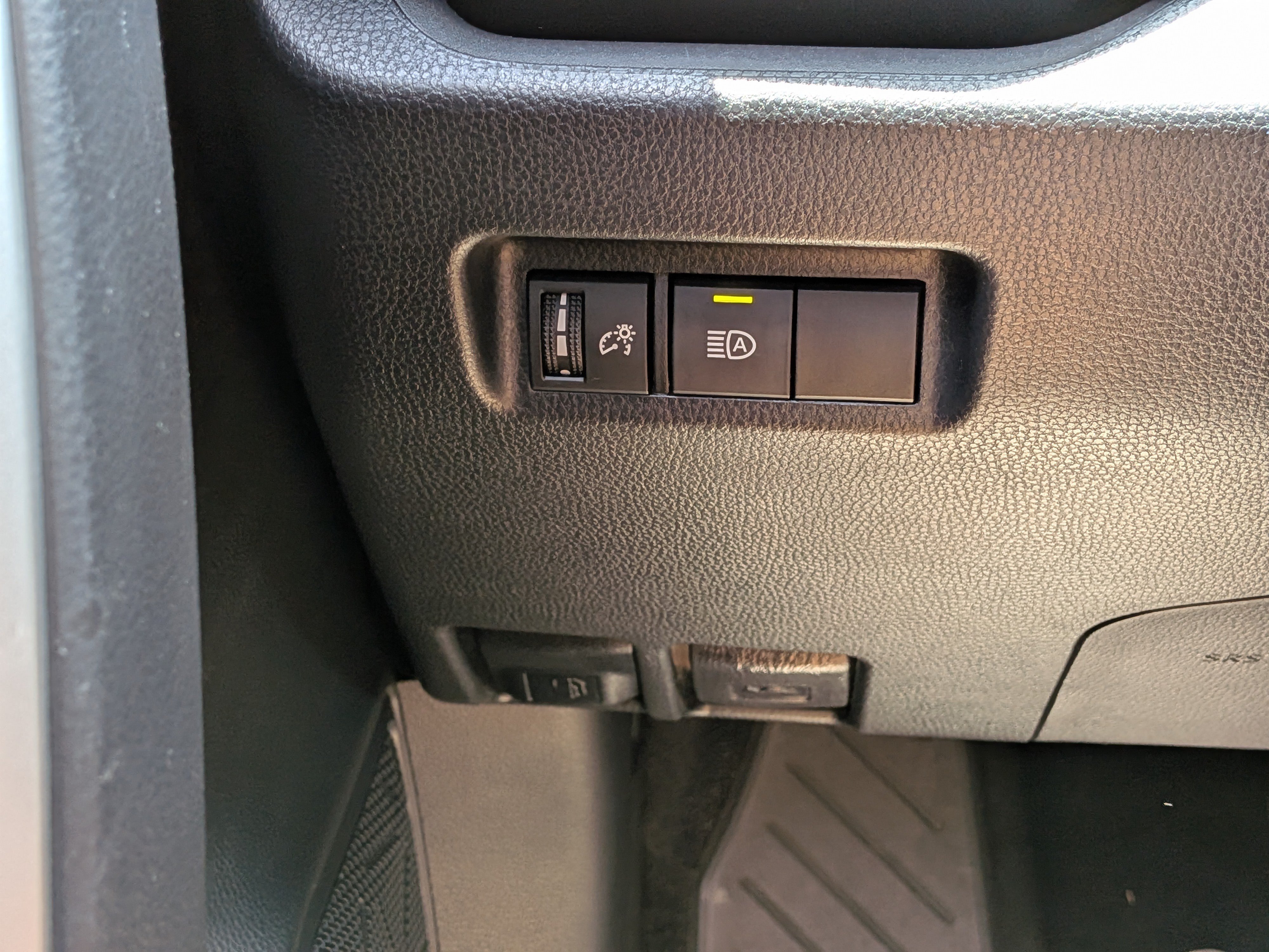 2019 Toyota RAV4 XLE - Photo 24