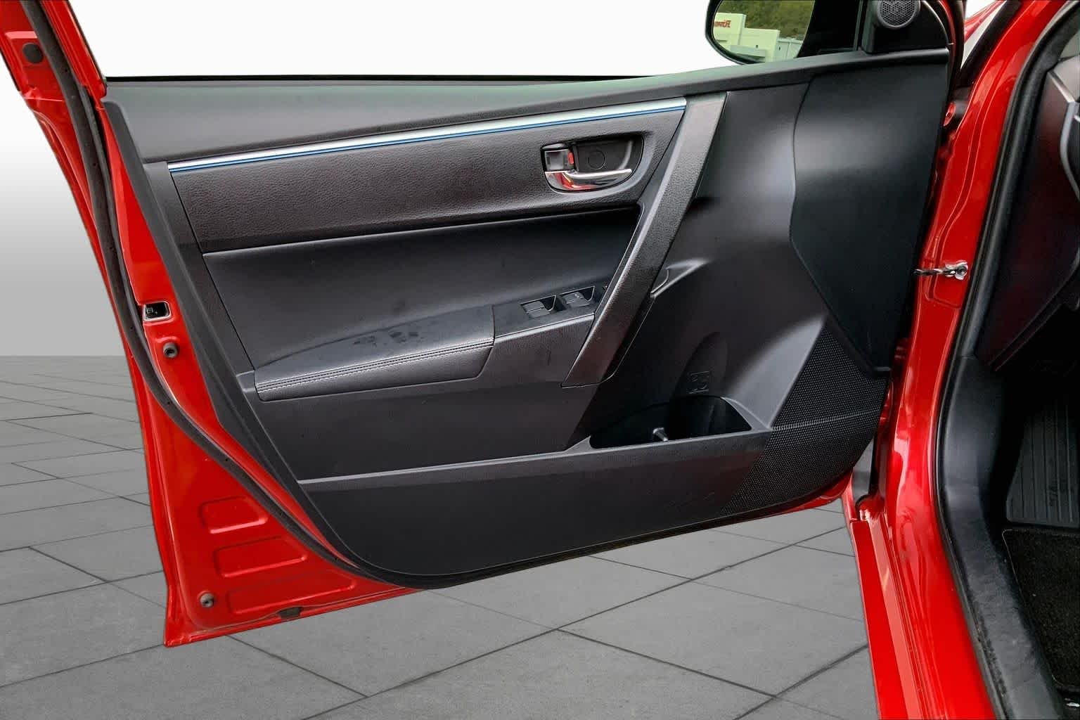 Used 2016 Barcelona Red Metallic Toyota S Plus image 22