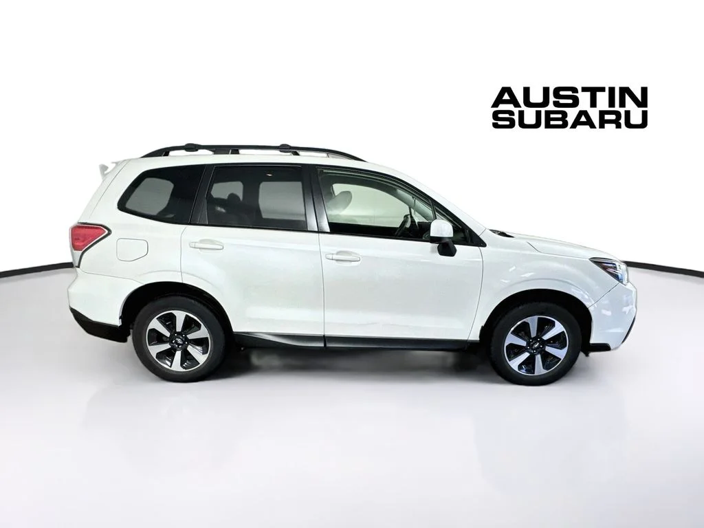 Used 2018 White Subaru 2.5i Premium image 8