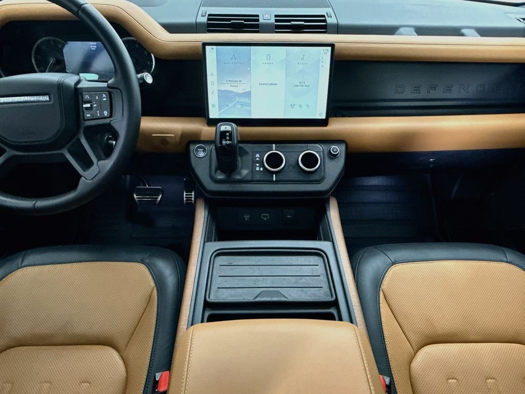 Used 2023 Santorini Black Metallic Land Rover X image 13