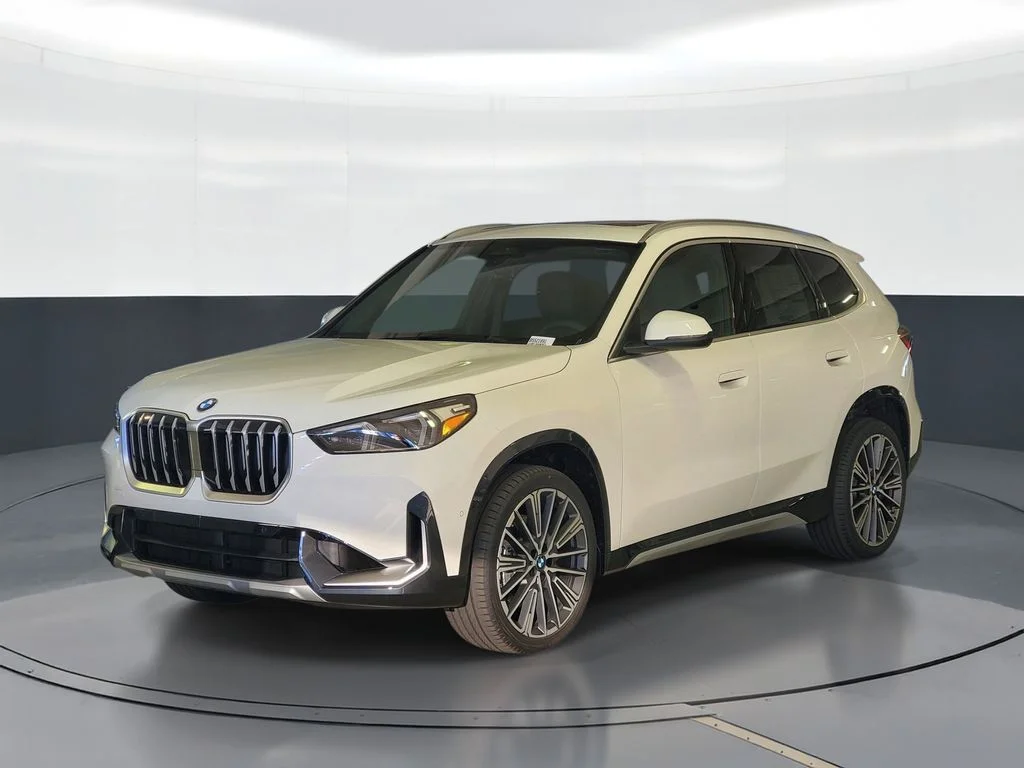 New 2026 White BMW xDrive28i image 1