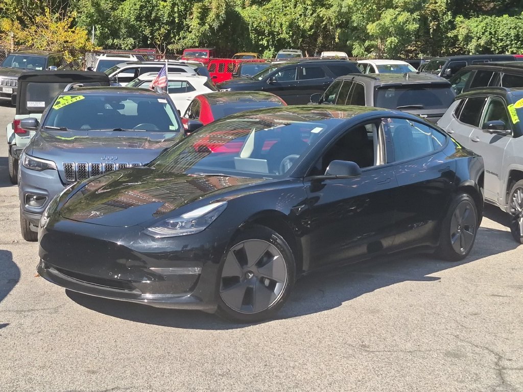 Used 2022 Black Tesla Long Range image 1