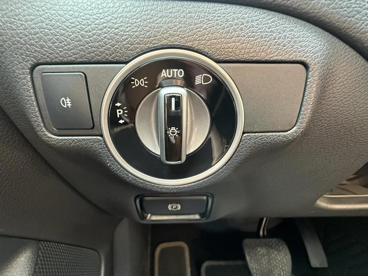 Used 2019 Black Mercedes-Benz Gla250 4matic image 20