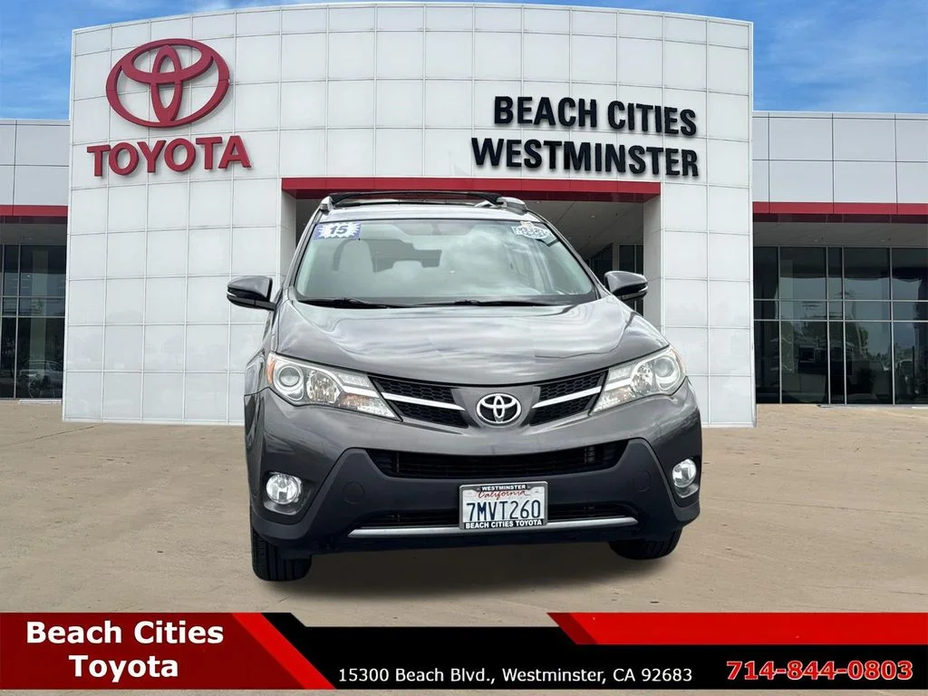 Used 2015 Gray Toyota XLE image 4