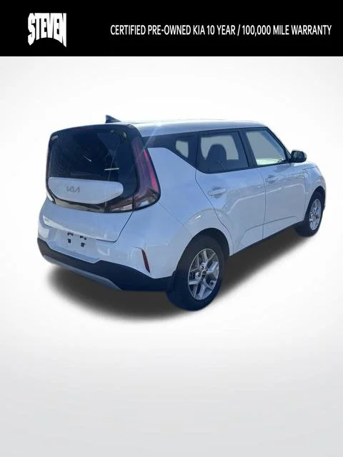 Used 2025 White Kia LX image 10