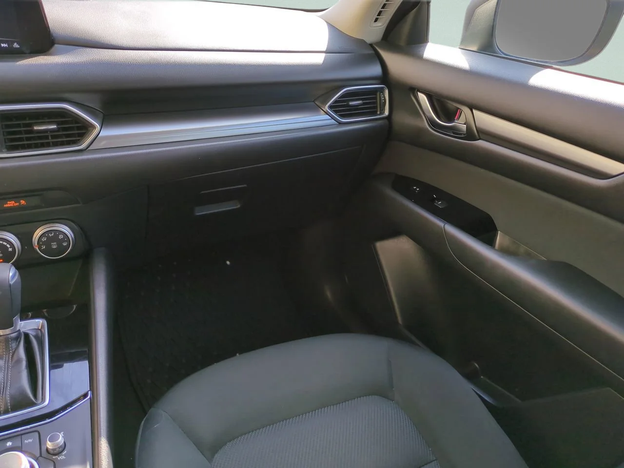 Used 2019 Snowflake White Pearl Mica Mazda Sport image 14
