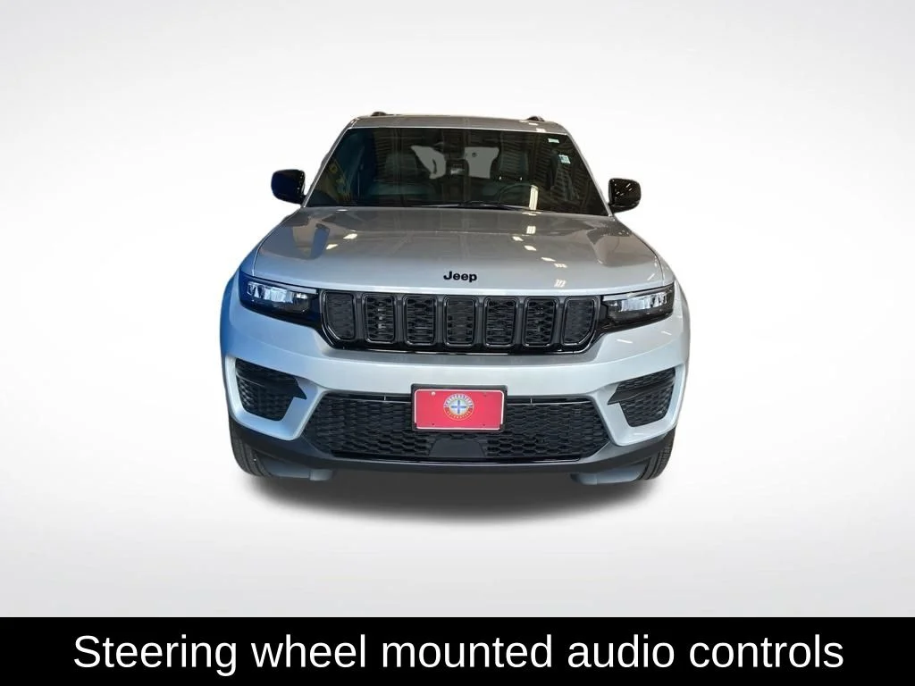 Used 2025 Silver Jeep Altitude image 14