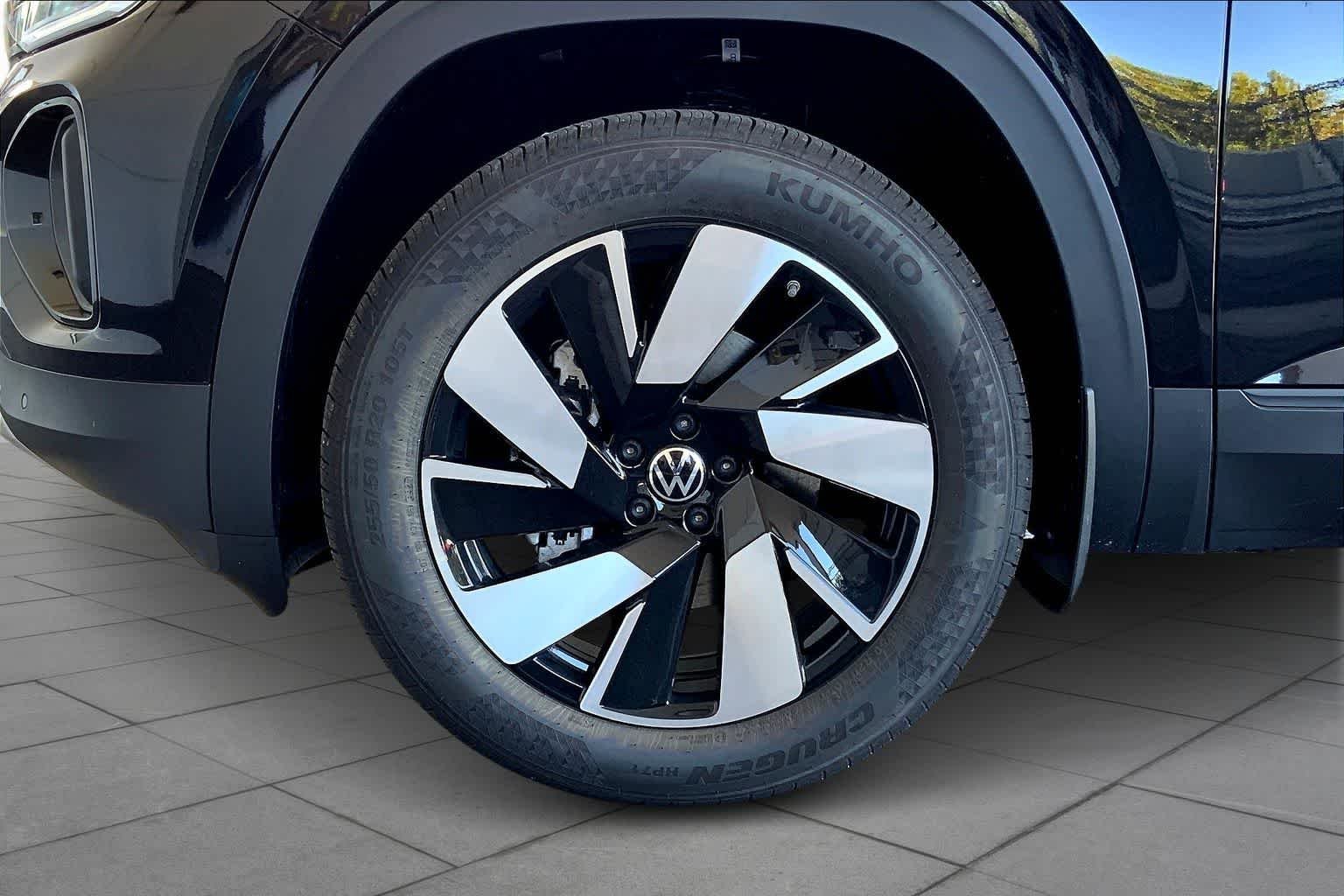 New 2026 Deep Black Pearl Volkswagen 2.0T SE w/Technology image 11