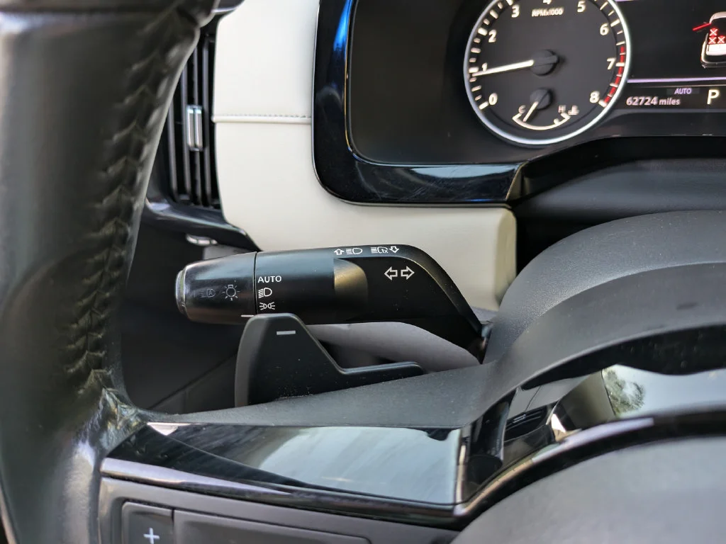 Used 2022 Gray Nissan SV image 33