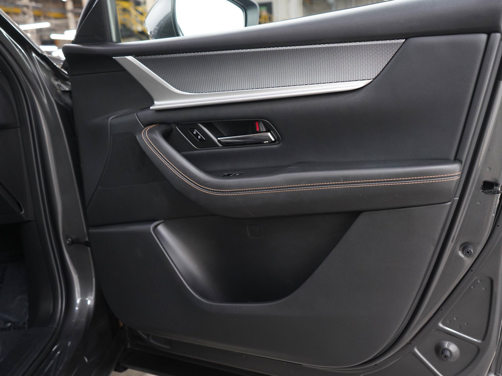 Used 2024  Mazda Preferred image 9