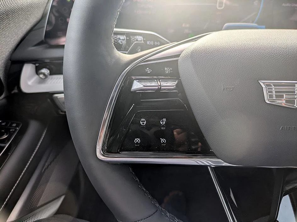 2025 Cadillac OPTIQ Luxury 2 - Photo 16